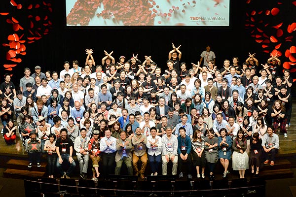 写真：TEDxHamamatsuに携わる多くの人々